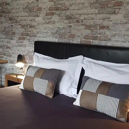 Cosy Pres Du Mans Avec Jardin, Piscine Et Parking, Ideal Pour 4 Pers. - Fr-1-410-388 * Changé