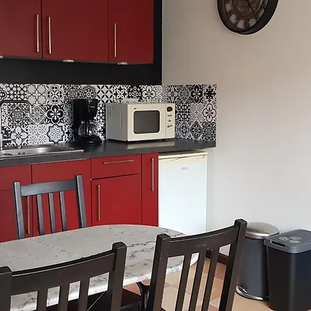 Cosy Pres Du Mans Avec Jardin, Piscine Et Parking, Ideal Pour 4 Pers. - Fr-1-410-388 Vakantiehuis