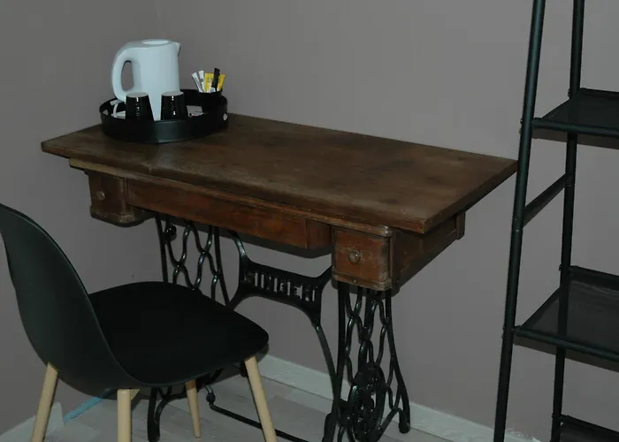 Cosy Près Du Mans Avec Jardin, Piscine Et Parking, Idéal Pour 4 Pers. - Fr-1-410-388