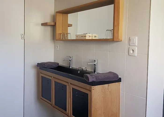 Cosy Près Du Mans Avec Jardin, Piscine Et Parking, Idéal Pour 4 Pers. - Fr-1-410-388 *