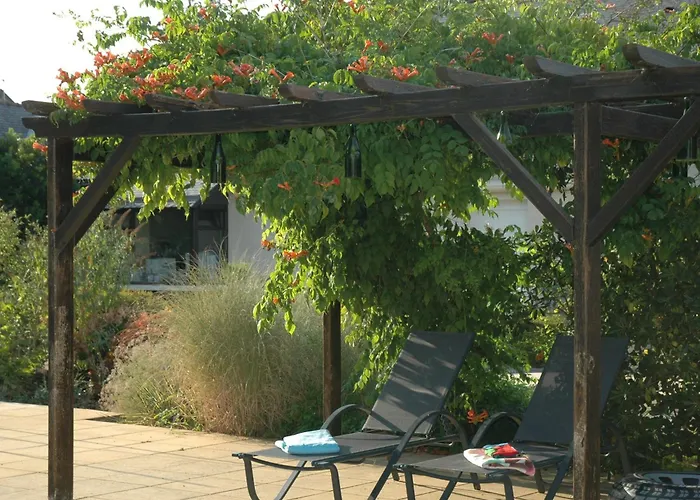 Casa vacanze Cosy Près Du Mans Avec Jardin, Piscine Et Parking, Idéal Pour 4 Pers. - Fr-1-410-388 *