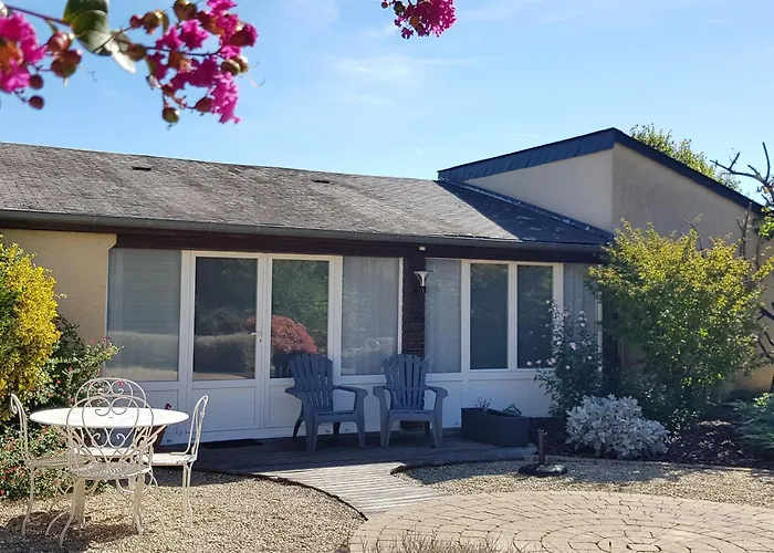 Casa vacanze Cosy Près Du Mans Avec Jardin, Piscine Et Parking, Idéal Pour 4 Pers. - Fr-1-410-388 Changé