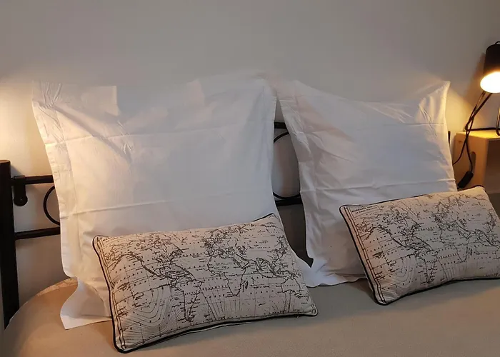 Cosy Près Du Mans Avec Jardin, Piscine Et Parking, Idéal Pour 4 Pers. - Fr-1-410-388 *