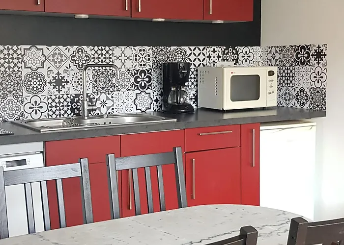 Casa vacanze Cosy Près Du Mans Avec Jardin, Piscine Et Parking, Idéal Pour 4 Pers. - Fr-1-410-388 *